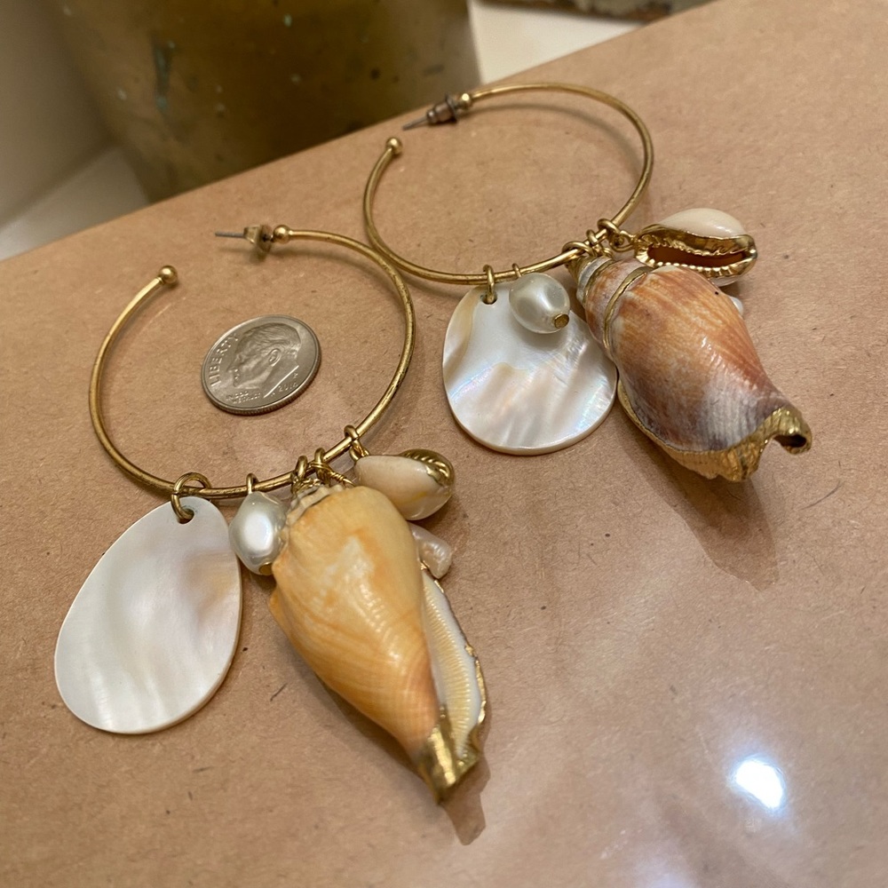 Seashell hoop earrings